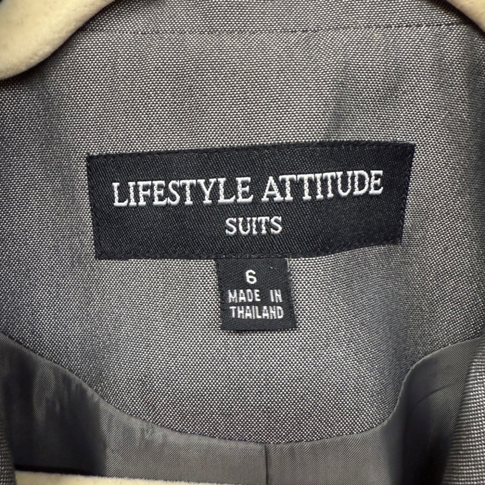 Lifestyle Attitude Gray Double-Breasted Blazer, Size 6 - Picture 2 of 6